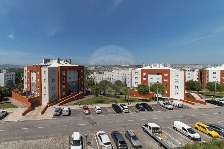Apartamento T2 para Venda em Venteira Foto 23