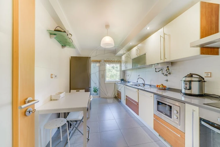 Apartamento T2 para Venda em Venteira Foto 4