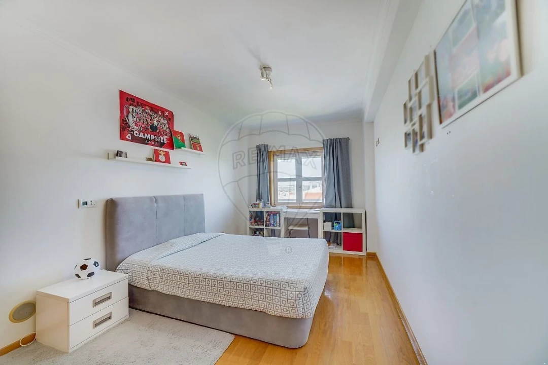 Apartamento T2 para Venda em Venteira Foto 8