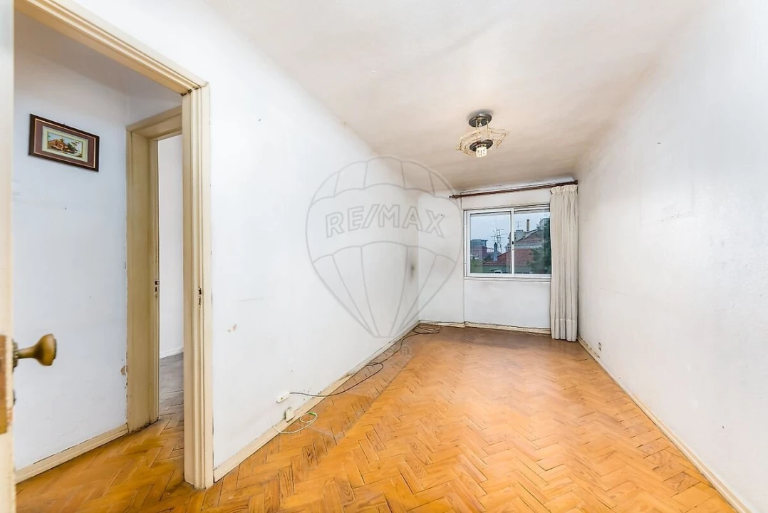 Apartamento T2 para Venda em Benfica Foto 5