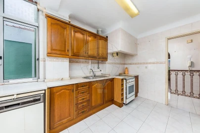Apartamento T2 para Venda em Benfica