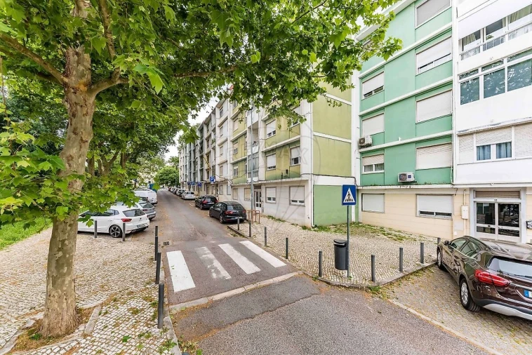 Apartamento T2 para Venda em Benfica Foto 16