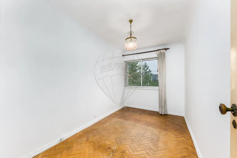 Apartamento T2 para Venda em Benfica Foto 8