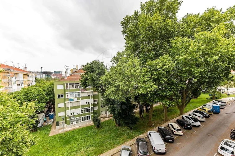 Apartamento T2 para Venda em Benfica Foto 14