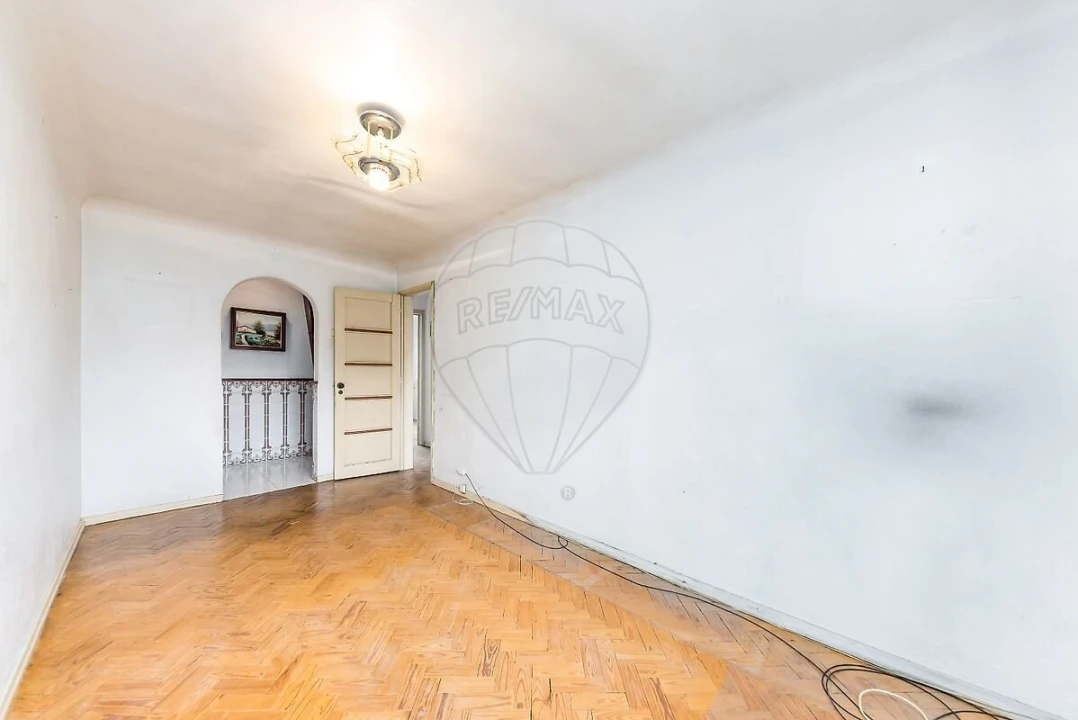 Apartamento T2 para Venda em Benfica Foto 4