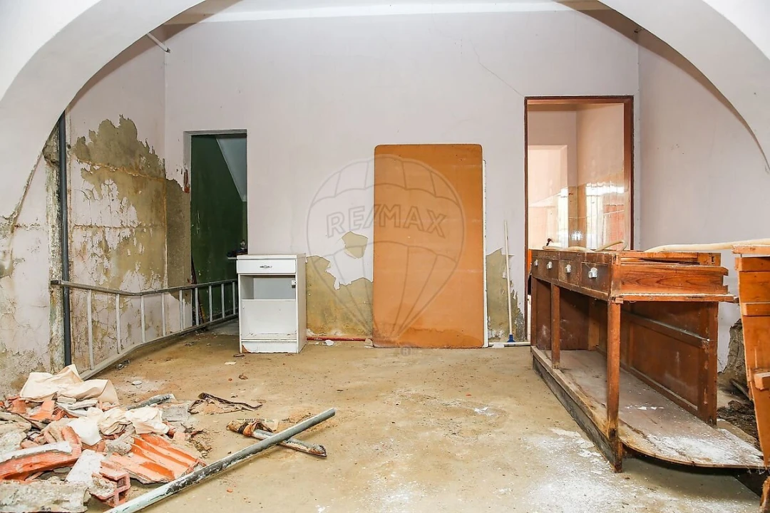 Prédio para Venda em Vila Nova da Rainha Foto 24
