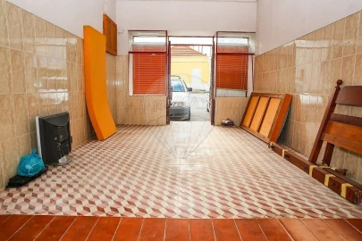Prédio para Venda em Vila Nova da Rainha