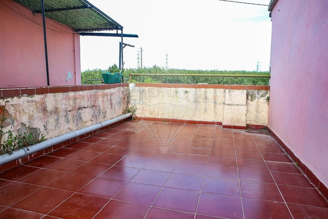 Prédio para Venda em Vila Nova da Rainha Foto 9