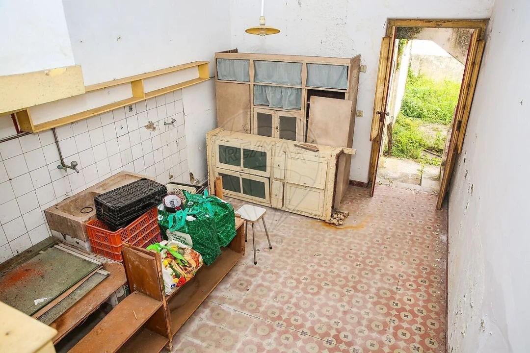Prédio para Venda em Vila Nova da Rainha Foto 31