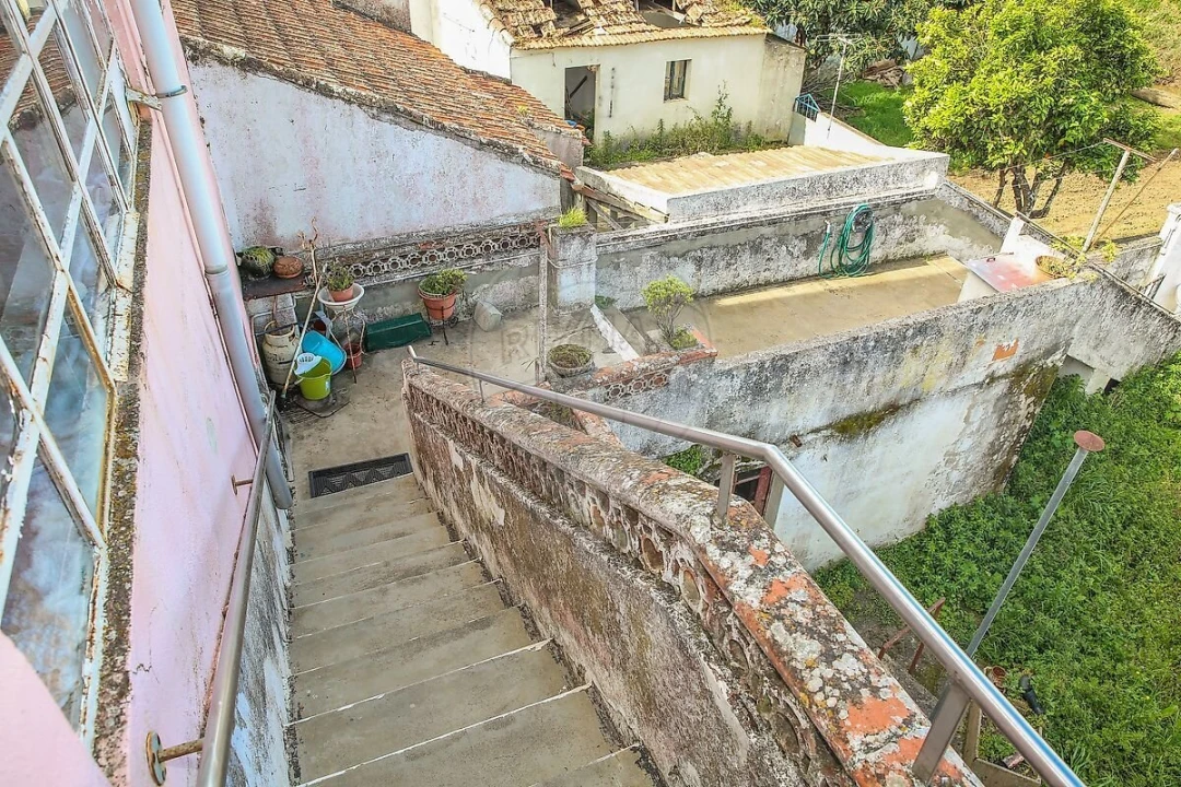 Prédio para Venda em Vila Nova da Rainha Foto 35
