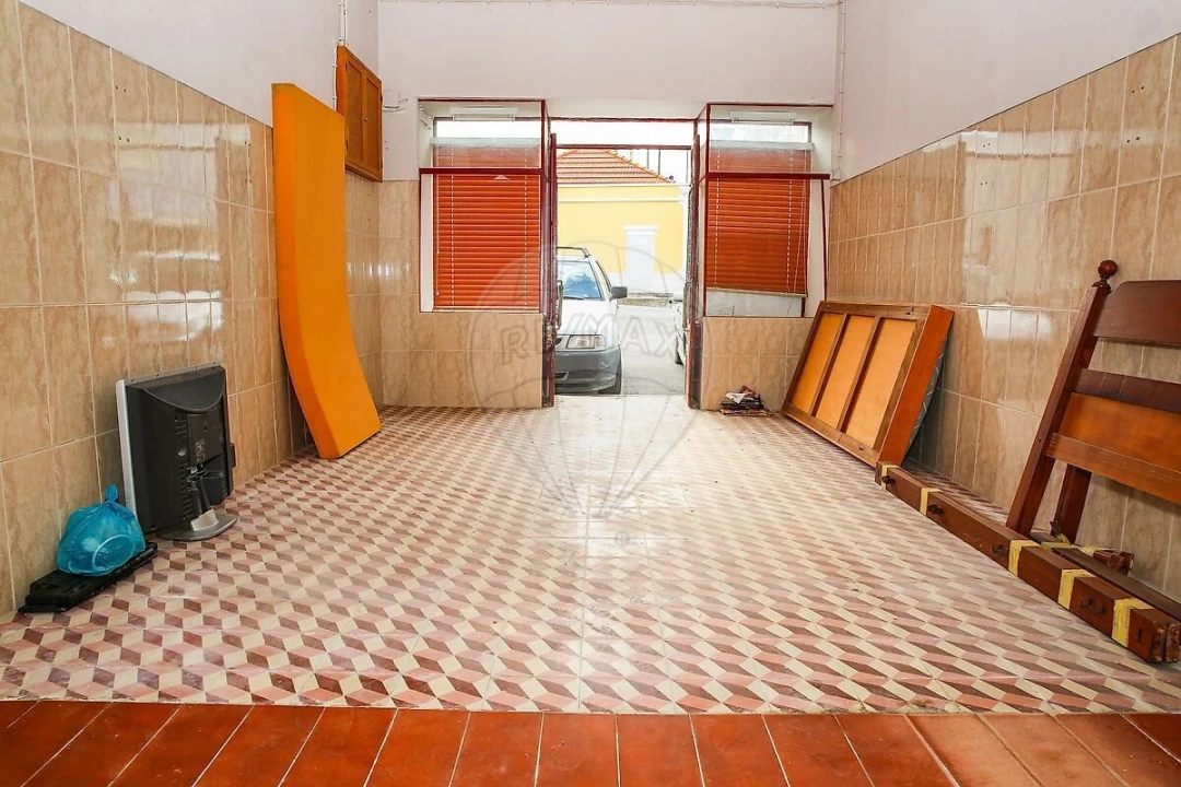 Prédio para Venda em Vila Nova da Rainha Foto 21