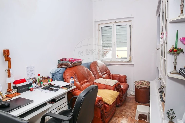Prédio para Venda em Vila Nova da Rainha Foto 2