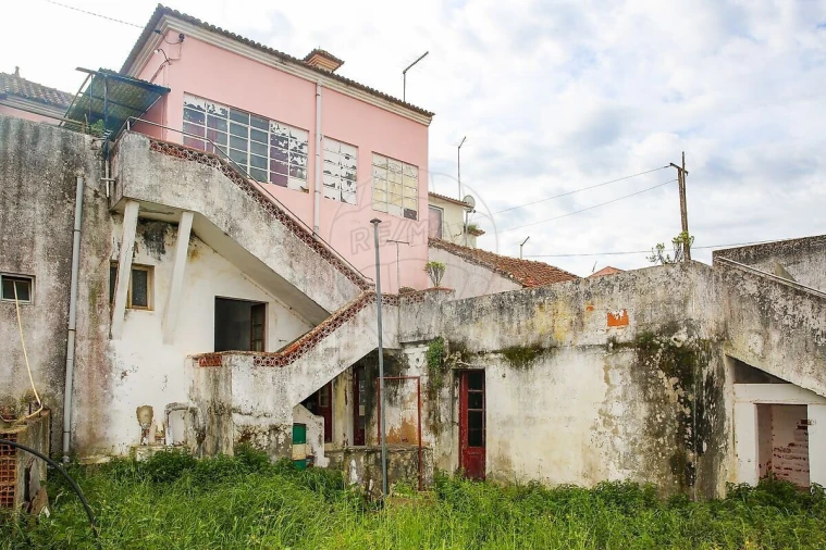 Prédio para Venda em Vila Nova da Rainha Foto 40