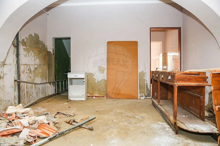 Prédio para Venda em Vila Nova da Rainha Foto 24