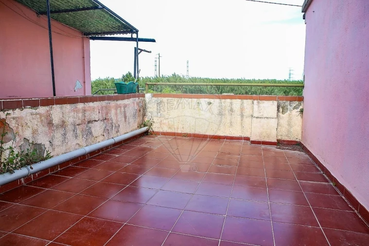 Prédio para Venda em Vila Nova da Rainha Foto 9
