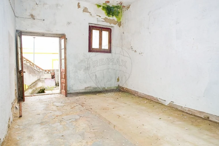 Prédio para Venda em Vila Nova da Rainha Foto 33