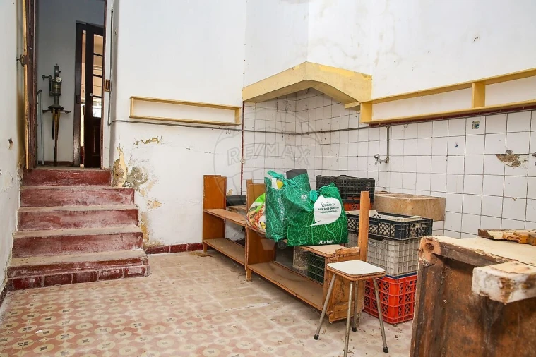 Prédio para Venda em Vila Nova da Rainha Foto 32