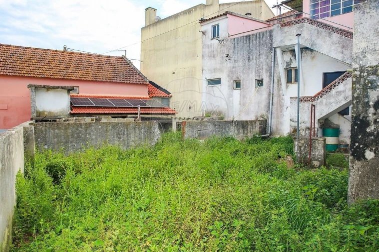 Prédio para Venda em Vila Nova da Rainha Foto 38