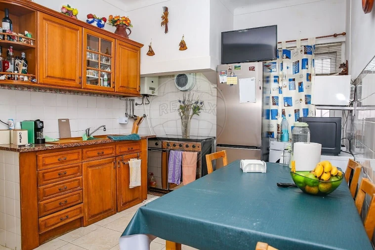 Prédio para Venda em Vila Nova da Rainha Foto 13