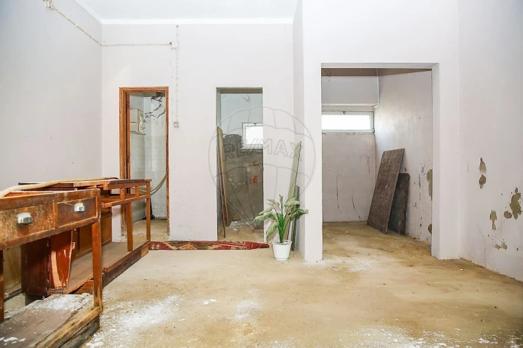 Prédio para Venda em Vila Nova da Rainha Foto 22