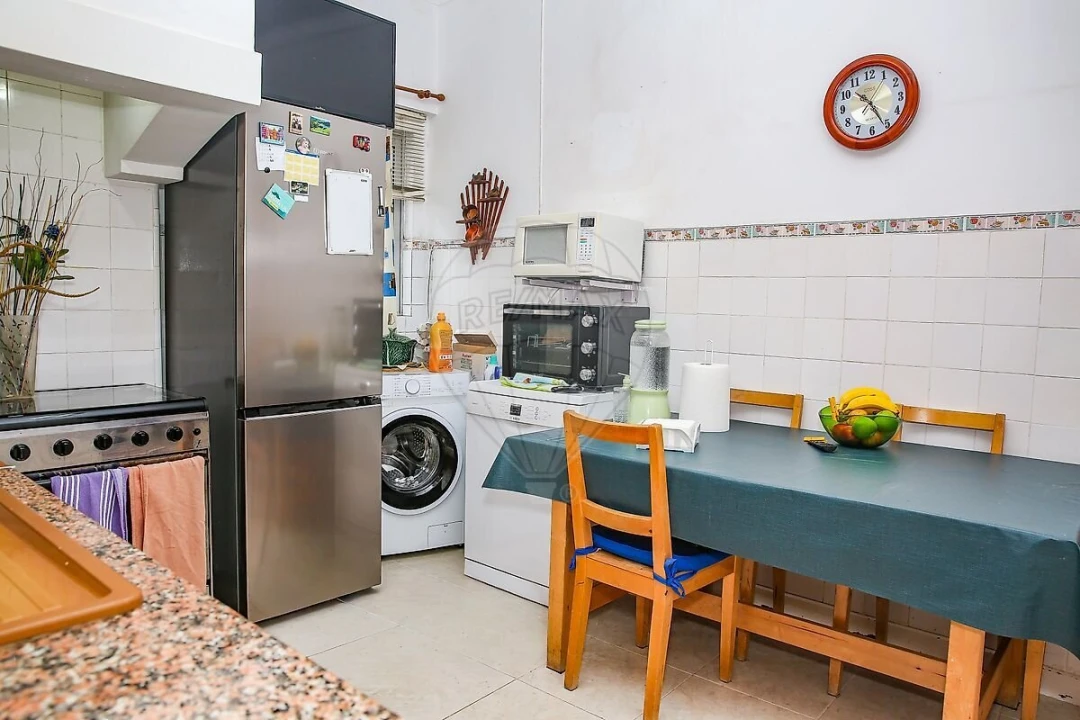 Prédio para Venda em Vila Nova da Rainha Foto 14
