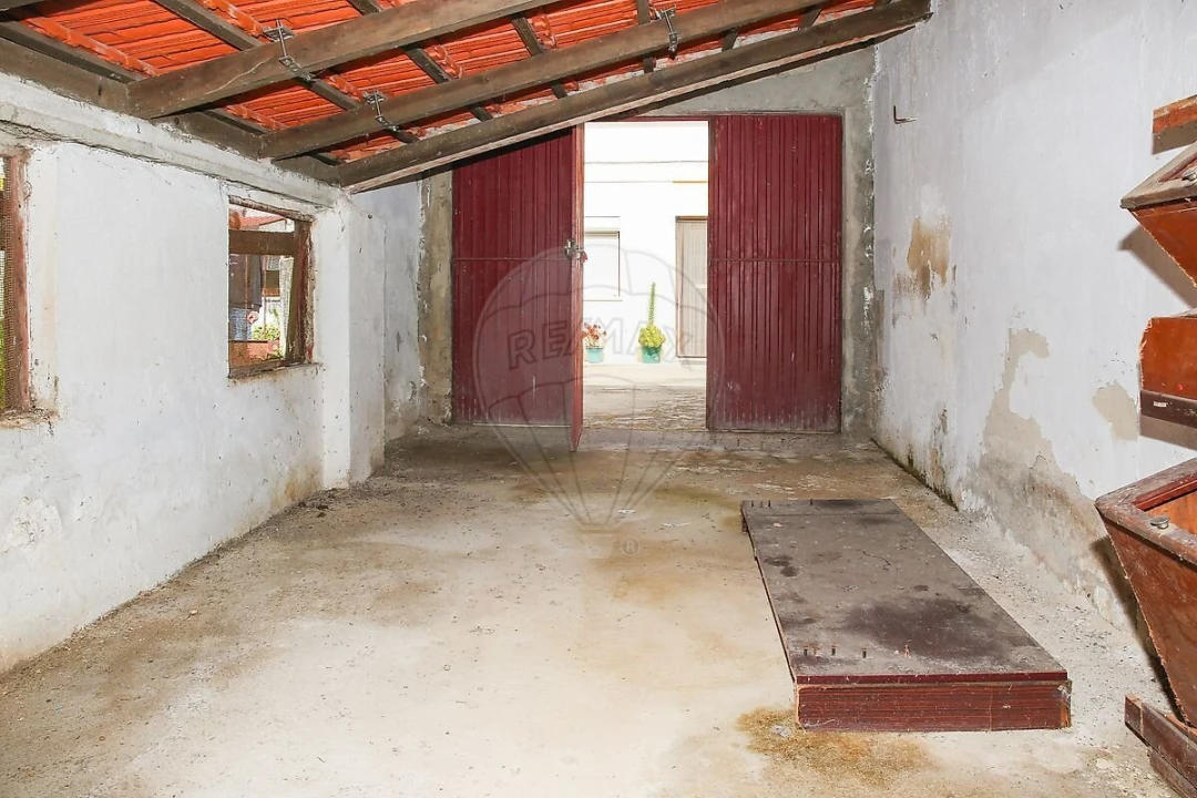 Prédio para Venda em Vila Nova da Rainha Foto 42
