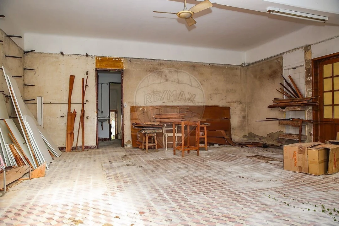 Prédio para Venda em Vila Nova da Rainha Foto 25