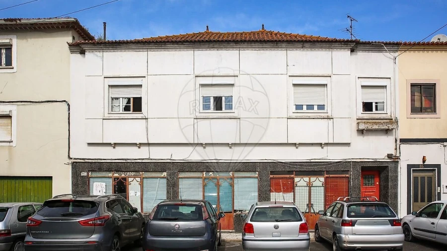 Prédio para Venda em Vila Nova da Rainha