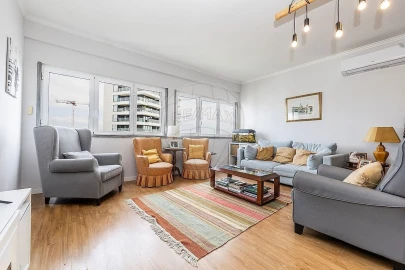 Apartamento T3 para Venda em Algés, Linda-A-Velha e Cruz Quebrada-Dafundo