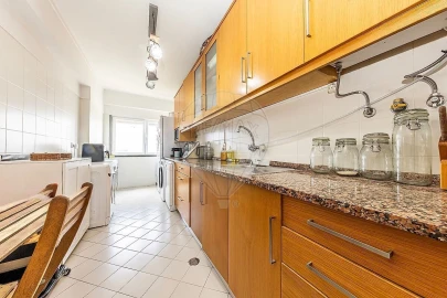 Apartamento T3 para Venda em Algés, Linda-A-Velha e Cruz Quebrada-Dafundo