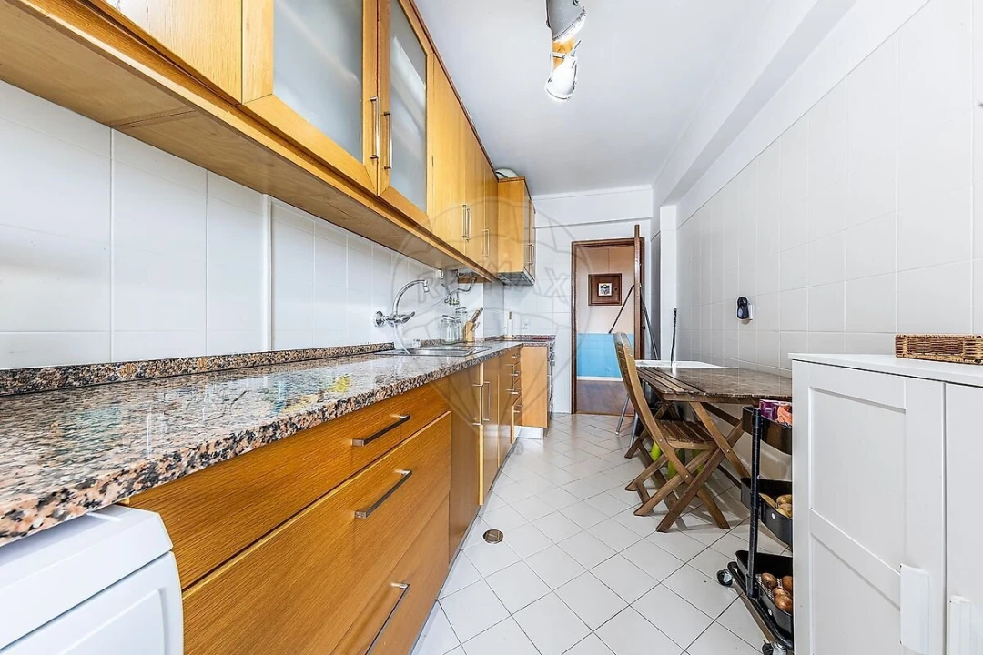 Apartamento T3 para Venda em Algés, Linda-A-Velha e Cruz Quebrada-Dafundo Foto 17