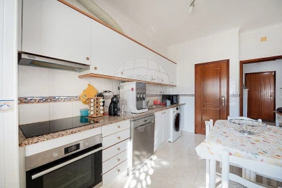 Apartamento T2 para Venda em Lagos (São Sebastião e Santa Maria)
