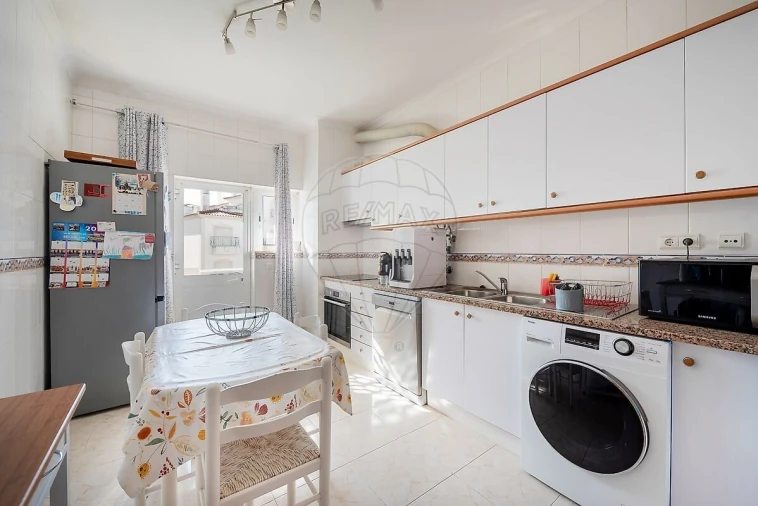 Apartamento T2 para Venda em Lagos (São Sebastião e Santa Maria) Foto 9