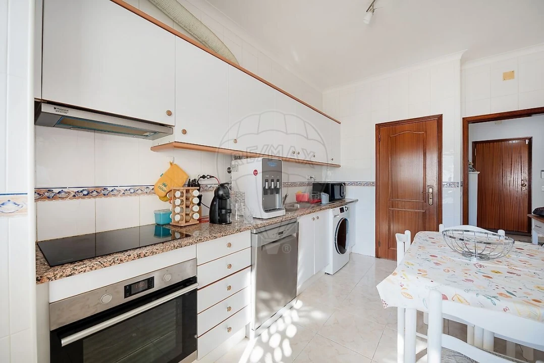 Apartamento T2 para Venda em Lagos (São Sebastião e Santa Maria) Foto 8