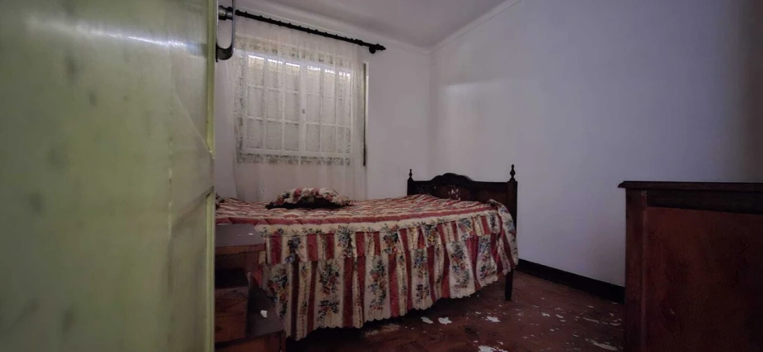 Moradia T5 para Venda em Beco Foto 13