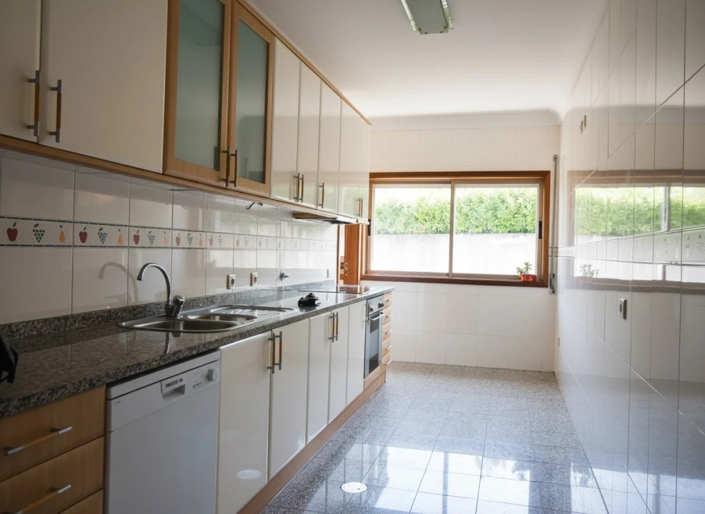 Apartamento T2 para Venda em Grijó e Sermonde Foto 2