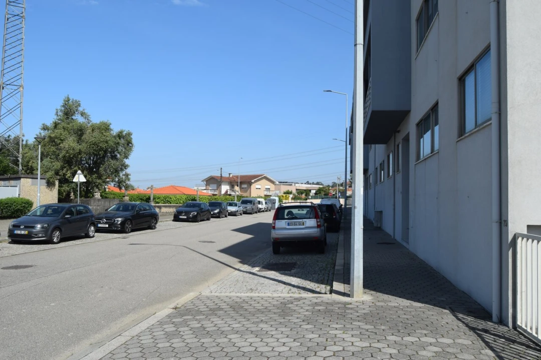 Apartamento T2 para Venda em Grijó e Sermonde Foto 32