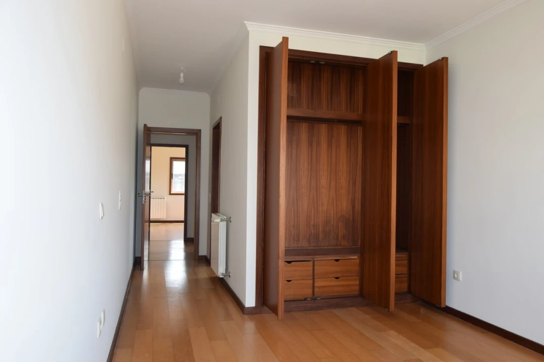 Apartamento T2 para Venda em Grijó e Sermonde Foto 8