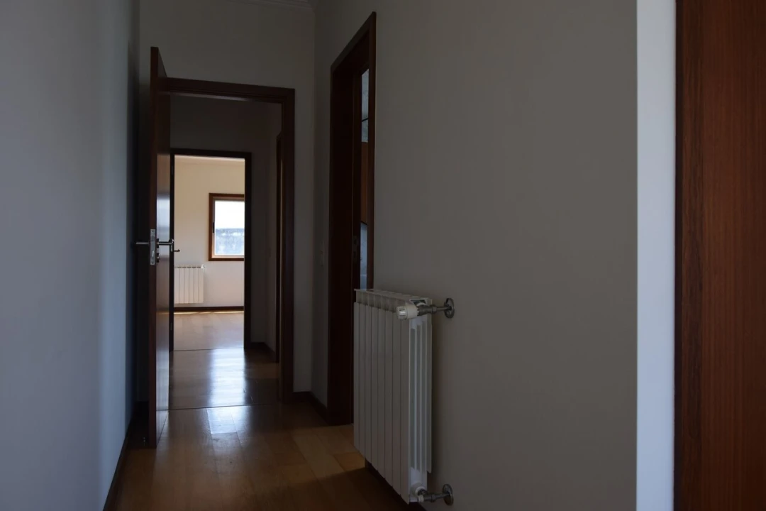 Apartamento T2 para Venda em Grijó e Sermonde Foto 10