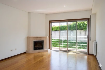 Apartamento T2 para Venda em Grijó e Sermonde