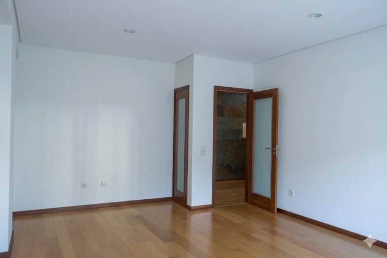 Apartamento T2 para Venda em Grijó e Sermonde Foto 4
