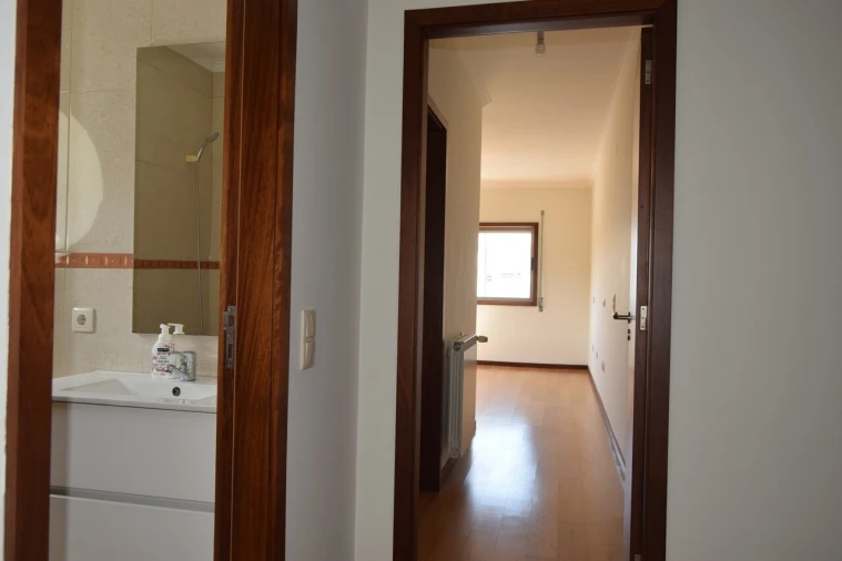 Apartamento T2 para Venda em Grijó e Sermonde Foto 11
