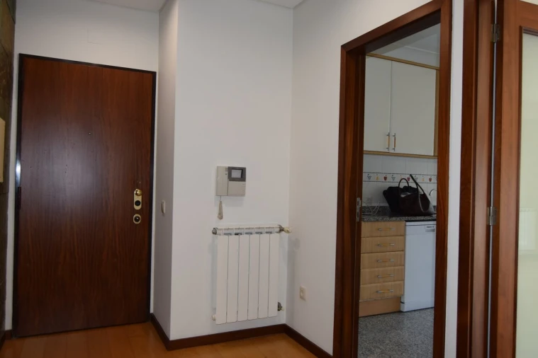 Apartamento T2 para Venda em Grijó e Sermonde Foto 24