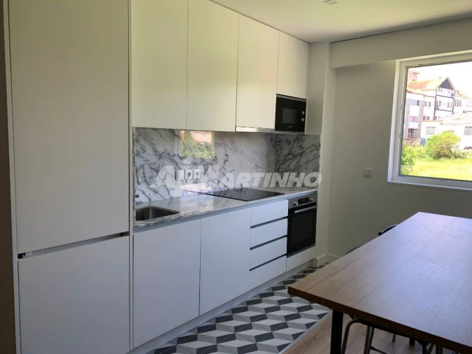 Apartamento T2 para Arrendamento em Campanhã Foto 4