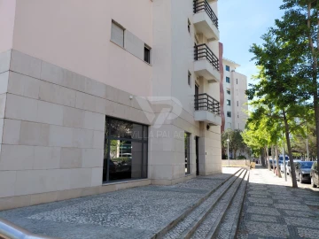 Loja para Venda em Parque das Nações