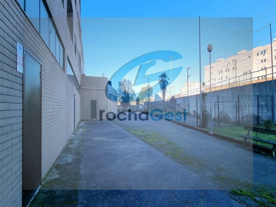 Loja para Arrendamento em Valongo Foto 6