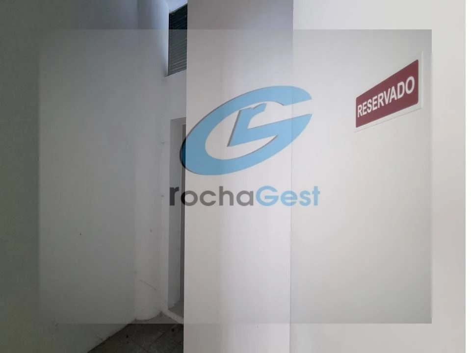 Loja para Arrendamento em Valongo Foto 11