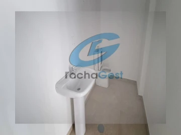 Loja para Arrendamento em Valongo