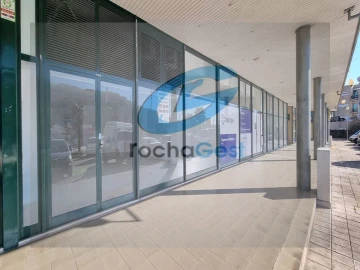 Loja para Arrendamento em Valongo