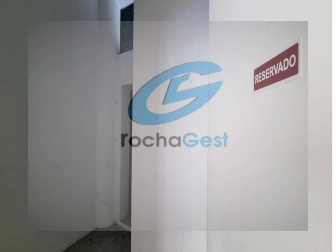 Loja para Arrendamento em Valongo Foto 11